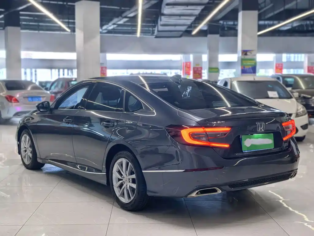 Honda Accord — фото 5