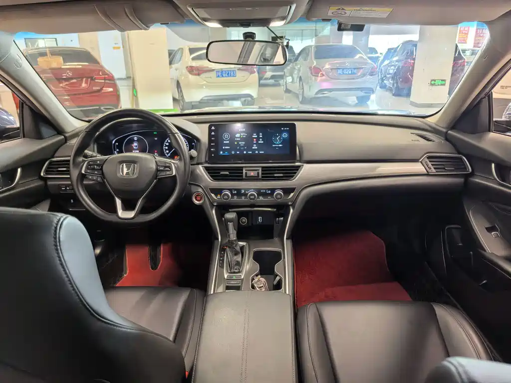 Honda Accord — фото 9