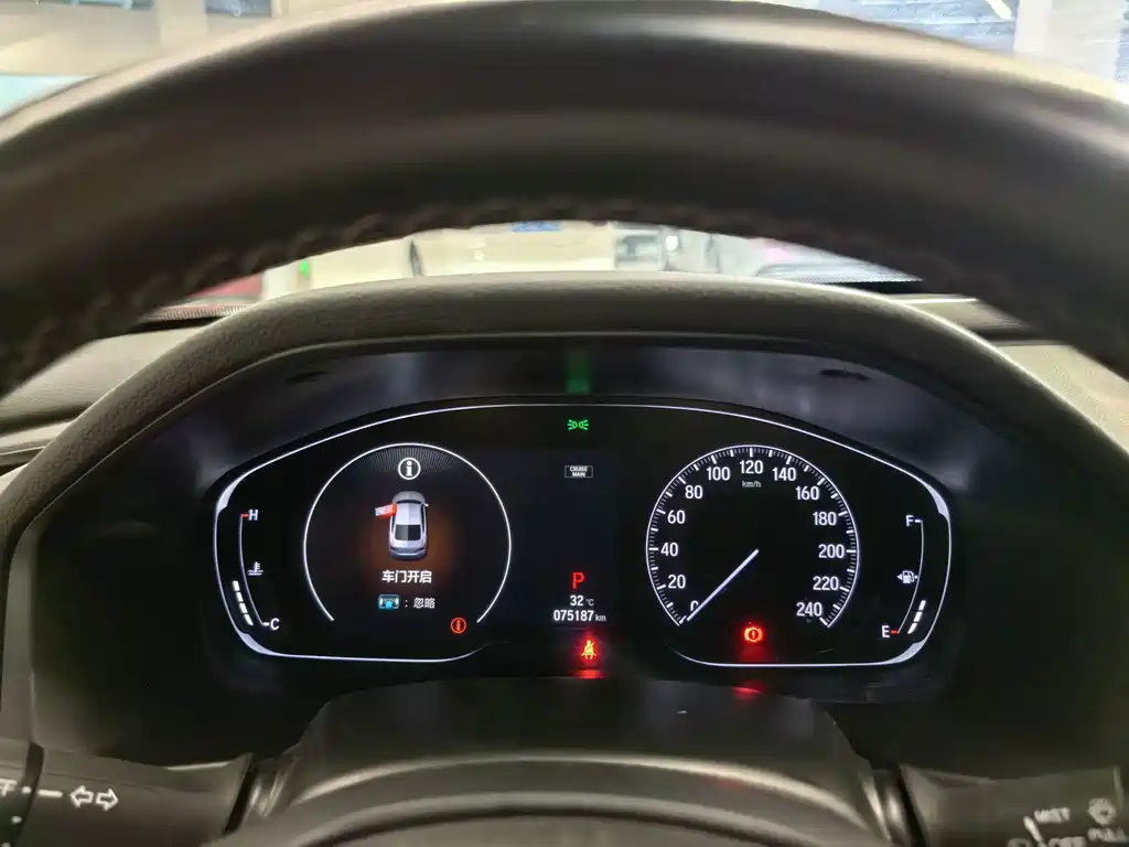 Honda Accord — фото 10