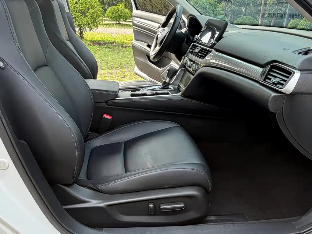 Honda Accord — фото 13