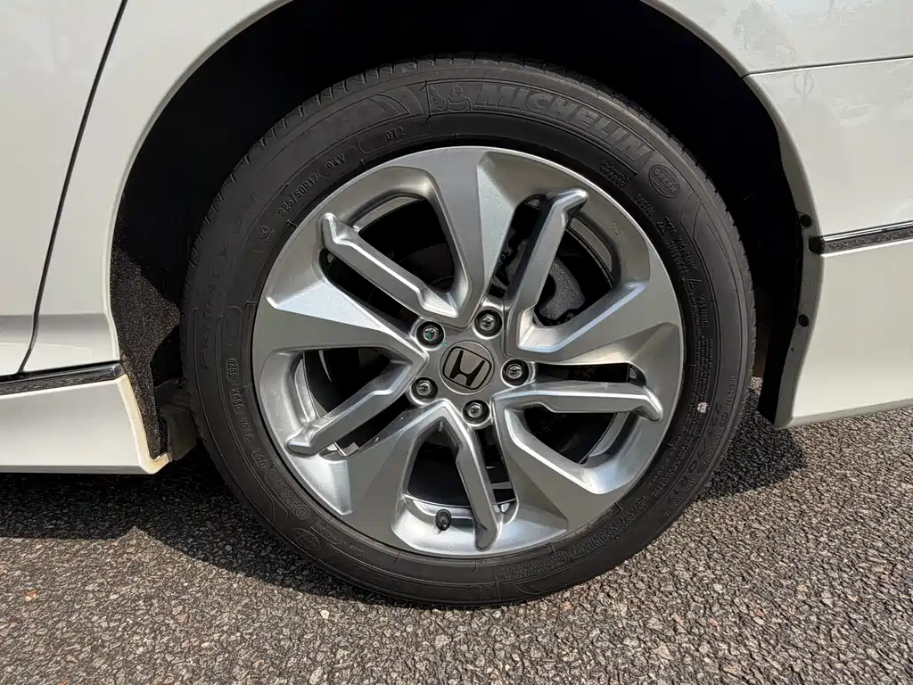 Honda Accord — фото 14