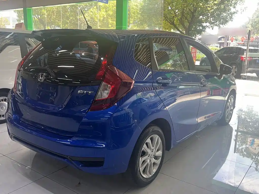 Honda Fit — фото 6