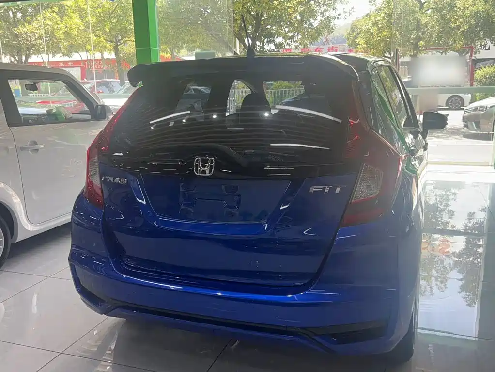 Honda Fit — фото 7