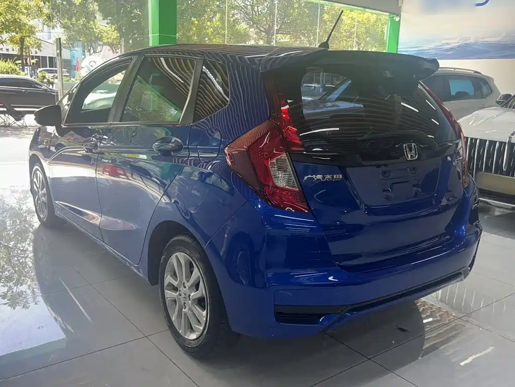 Honda Fit — фото 8