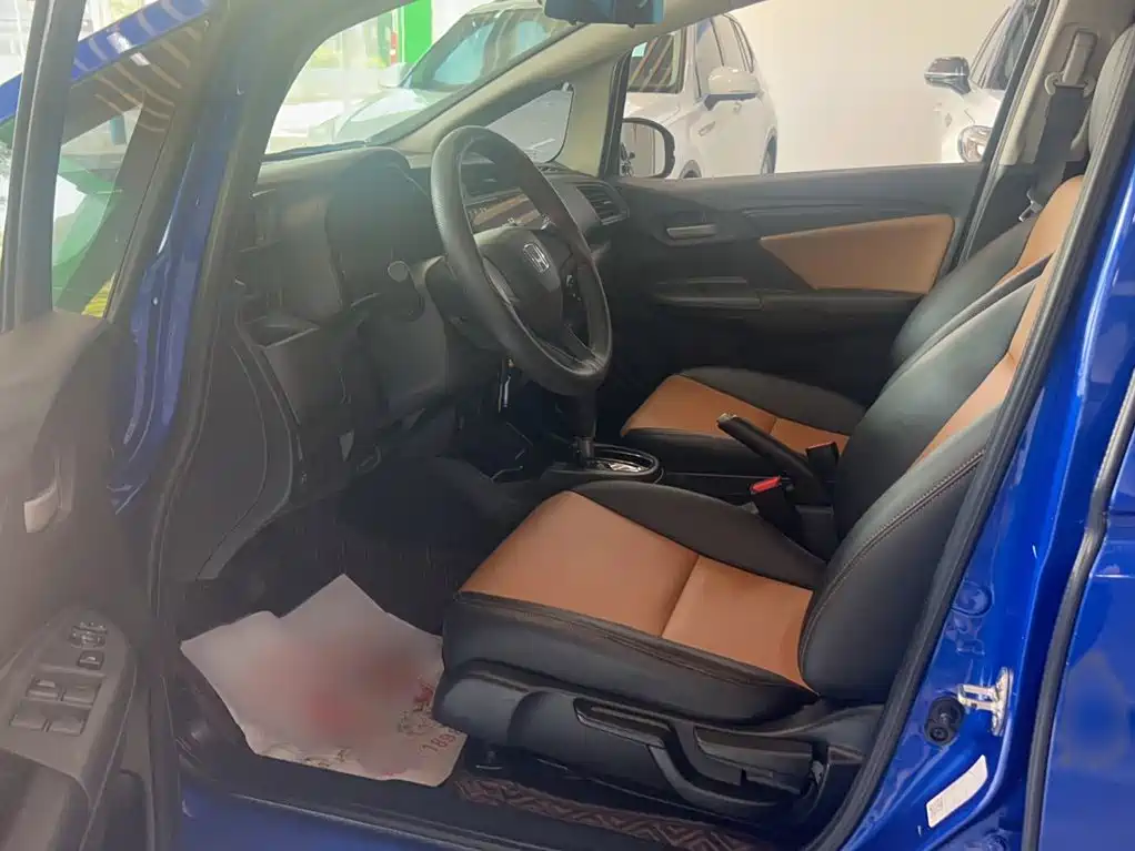 Honda Fit — фото 9
