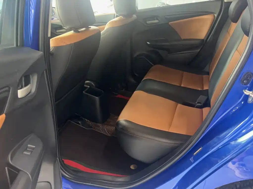 Honda Fit — фото 10