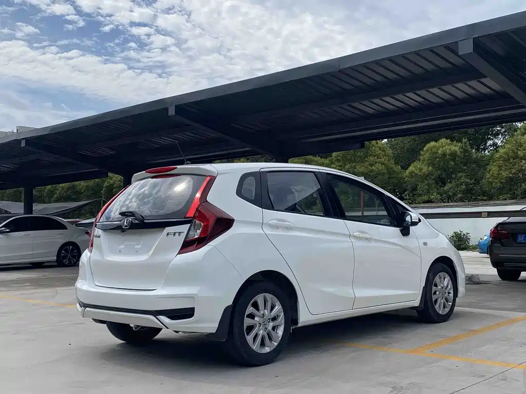 Honda Fit — фото 9