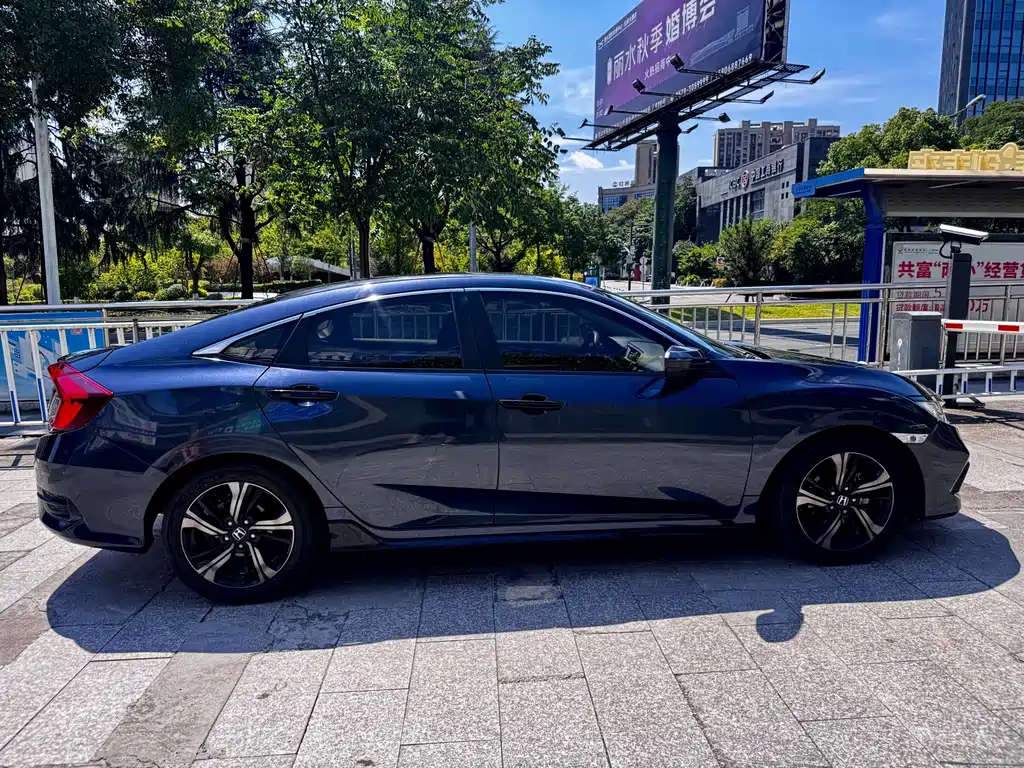Honda Civic — фото 13