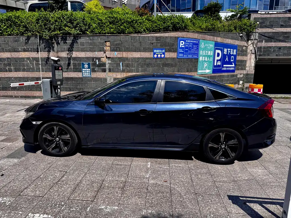 Honda Civic — фото 14