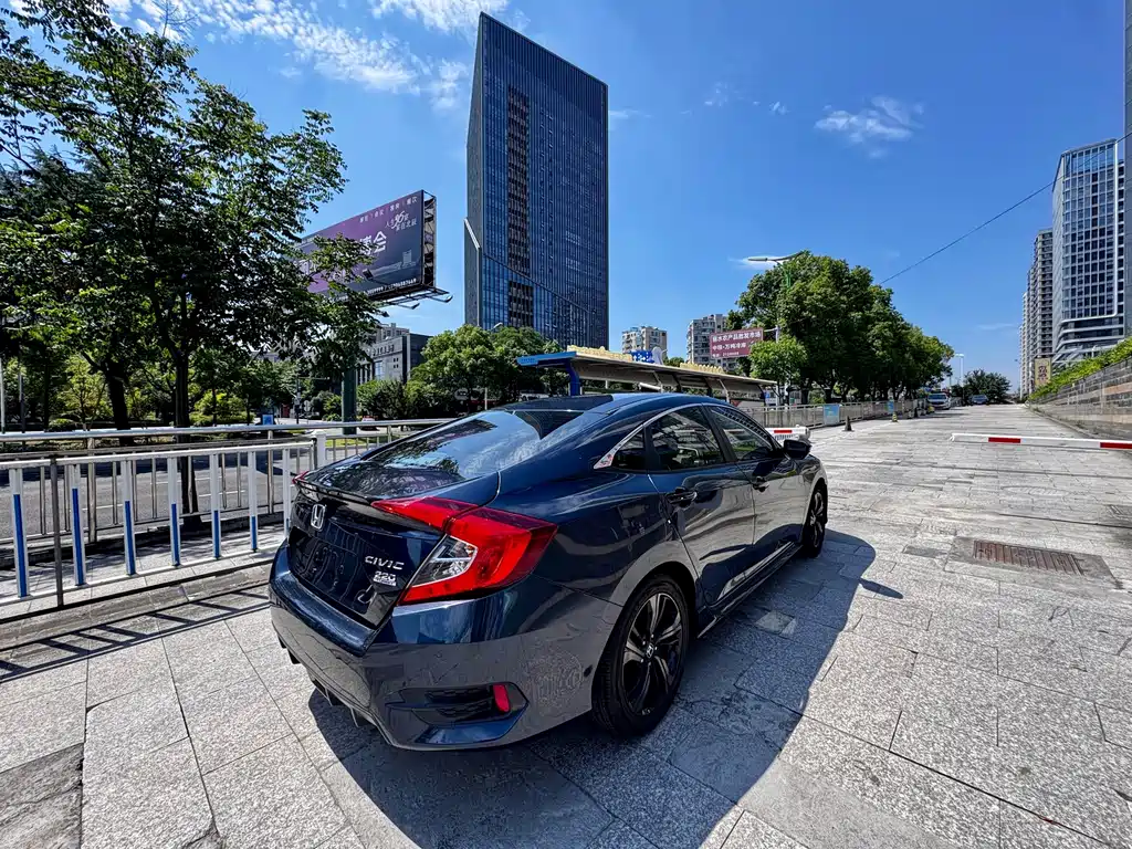Honda Civic — фото 9