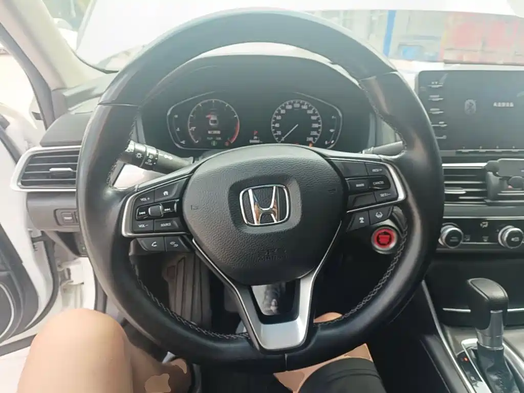 Honda Accord — фото 11