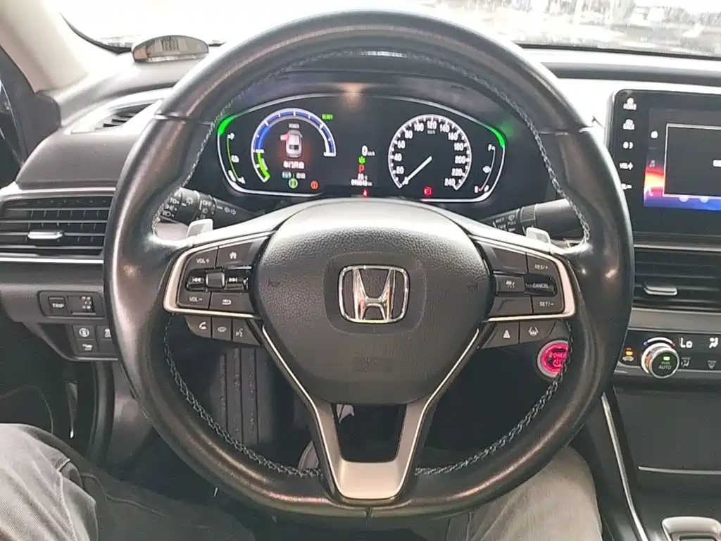 Honda Accord — фото 11