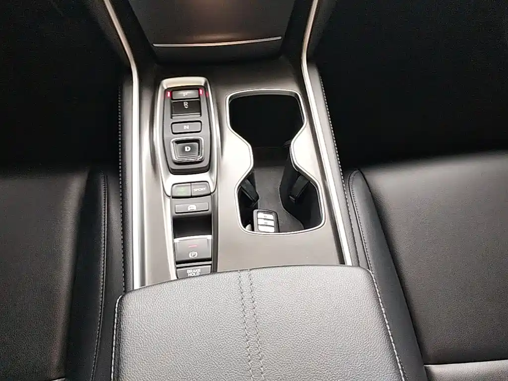 Honda Accord — фото 14