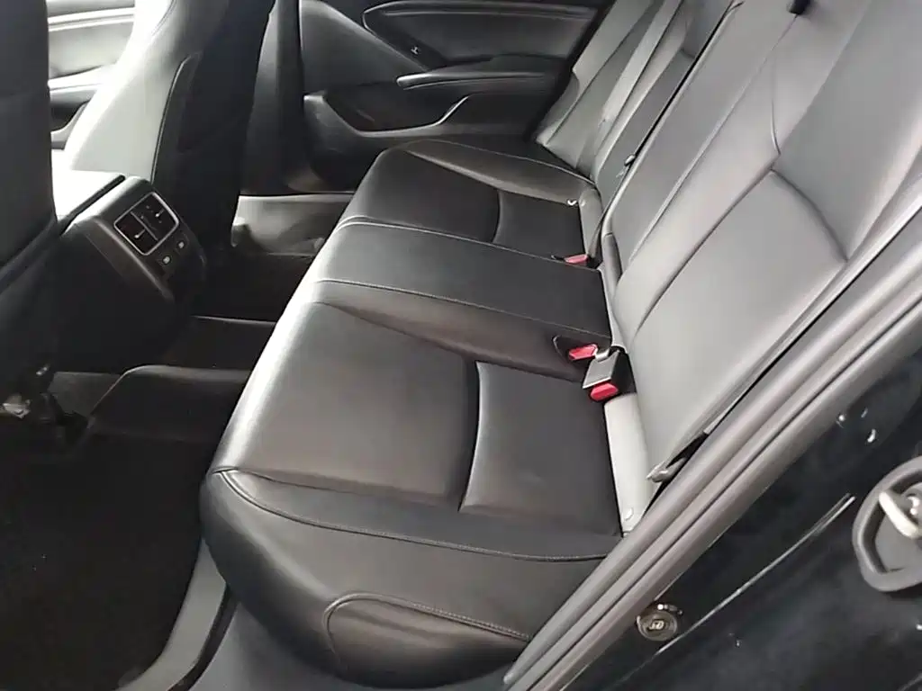Honda Accord — фото 17