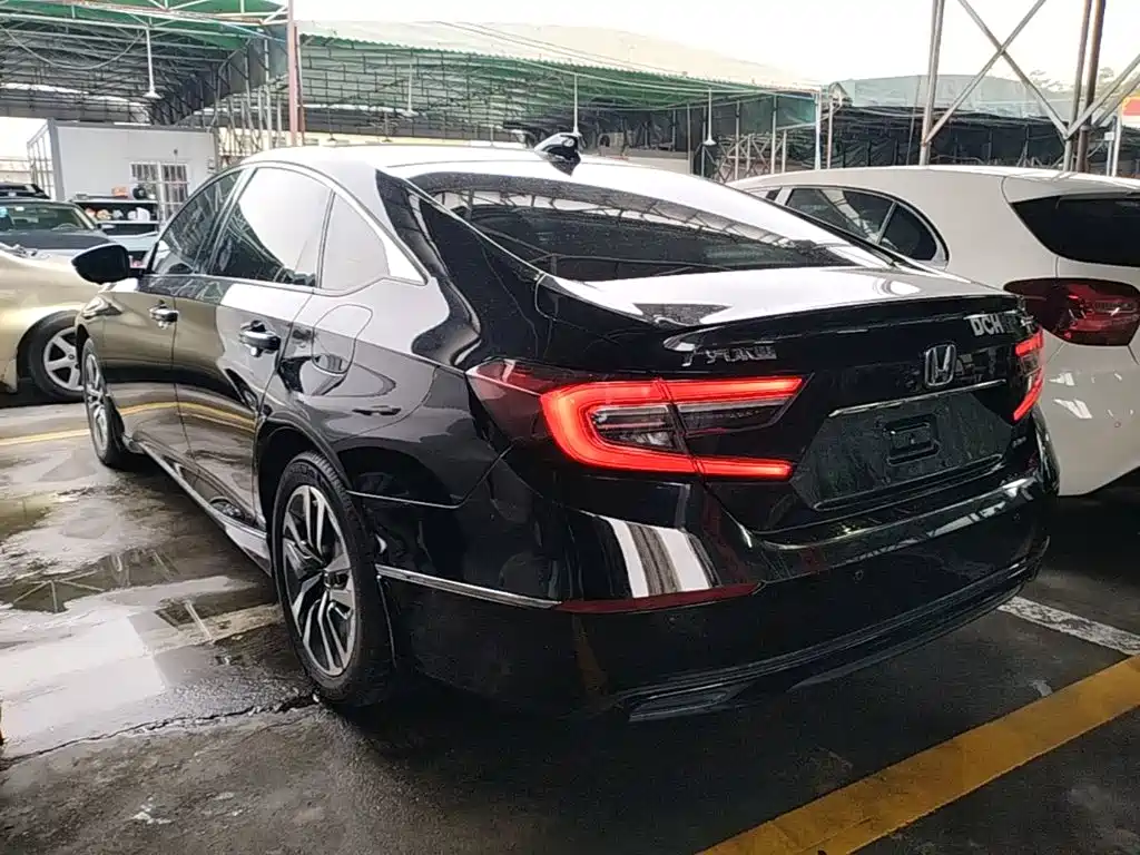 Honda Accord — фото 5