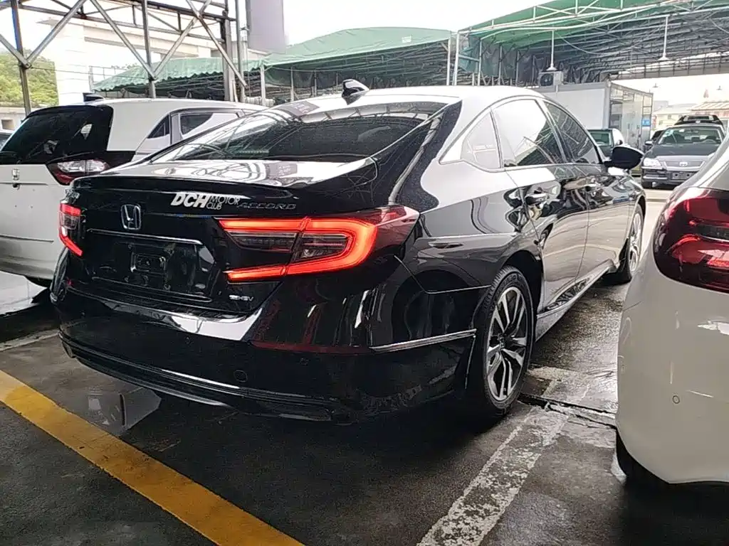 Honda Accord — фото 7