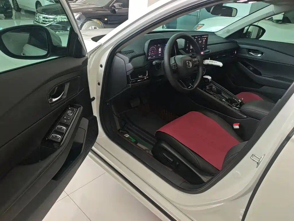 Honda Inspire — фото 16