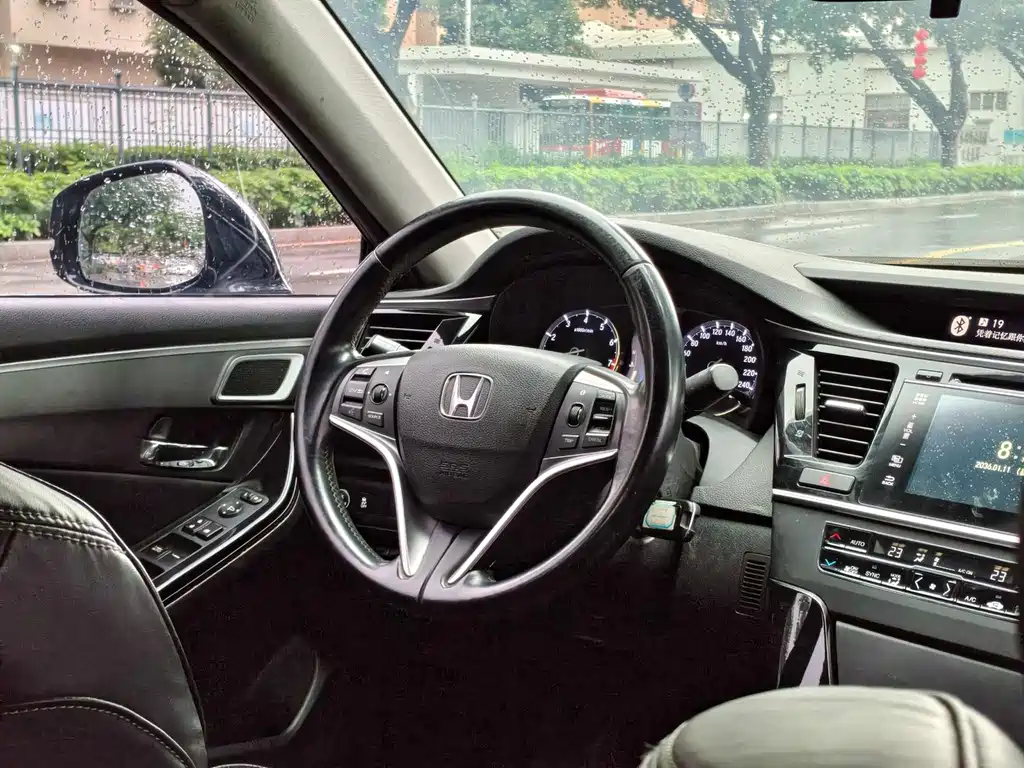 Honda Spirior — фото 20