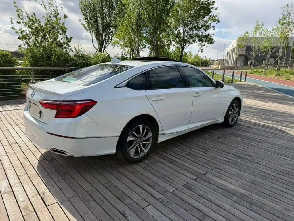 Honda Inspire — фото 10