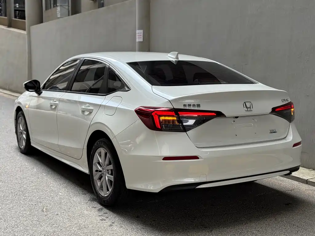 Honda Civic — фото 4