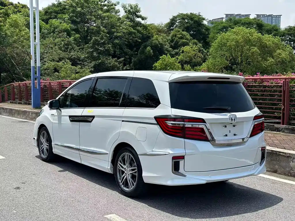 Honda Elysion — фото 2