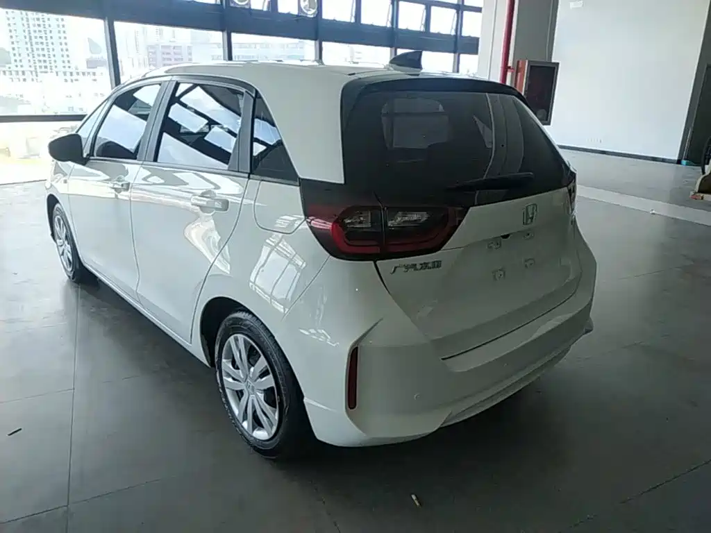 Honda Fit — фото 5