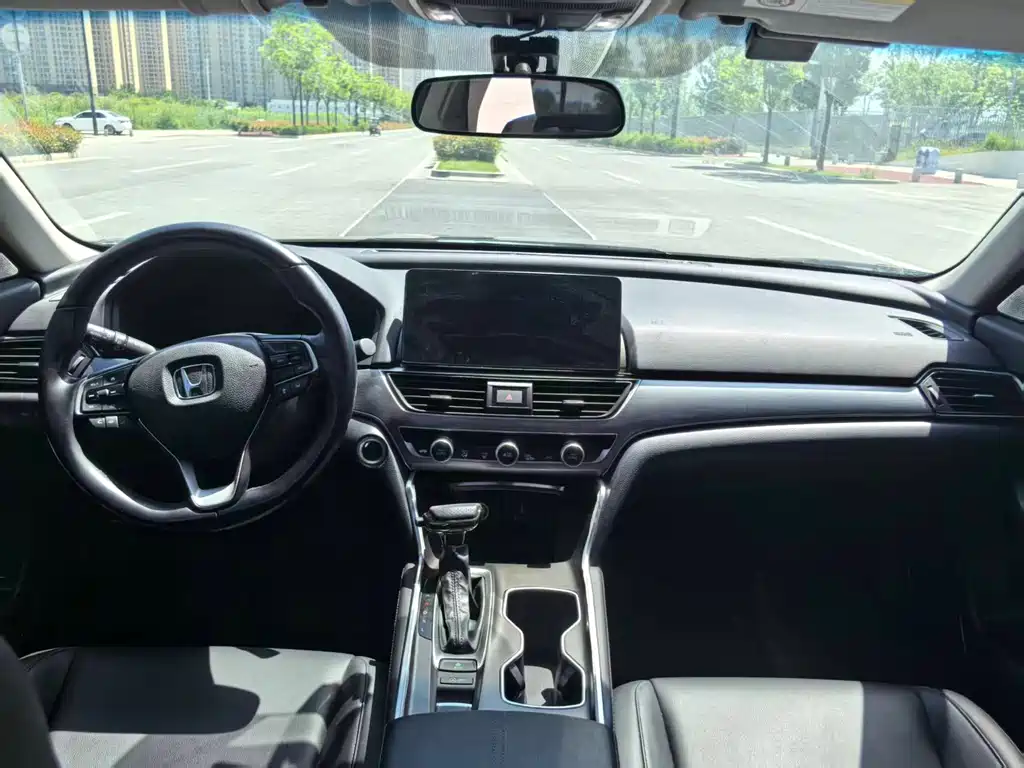 Honda Accord — фото 6