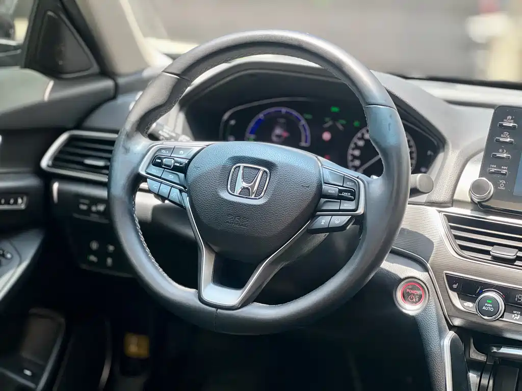 Honda Accord — фото 12