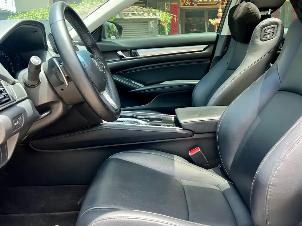 Honda Accord — фото 6