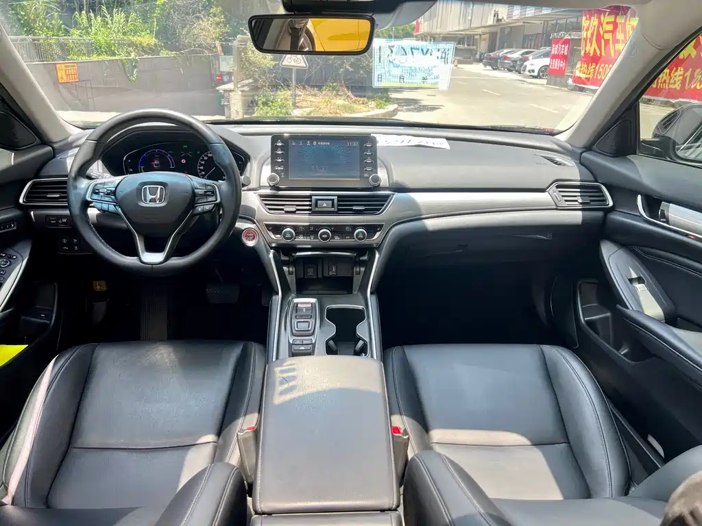 Honda Accord — фото 8