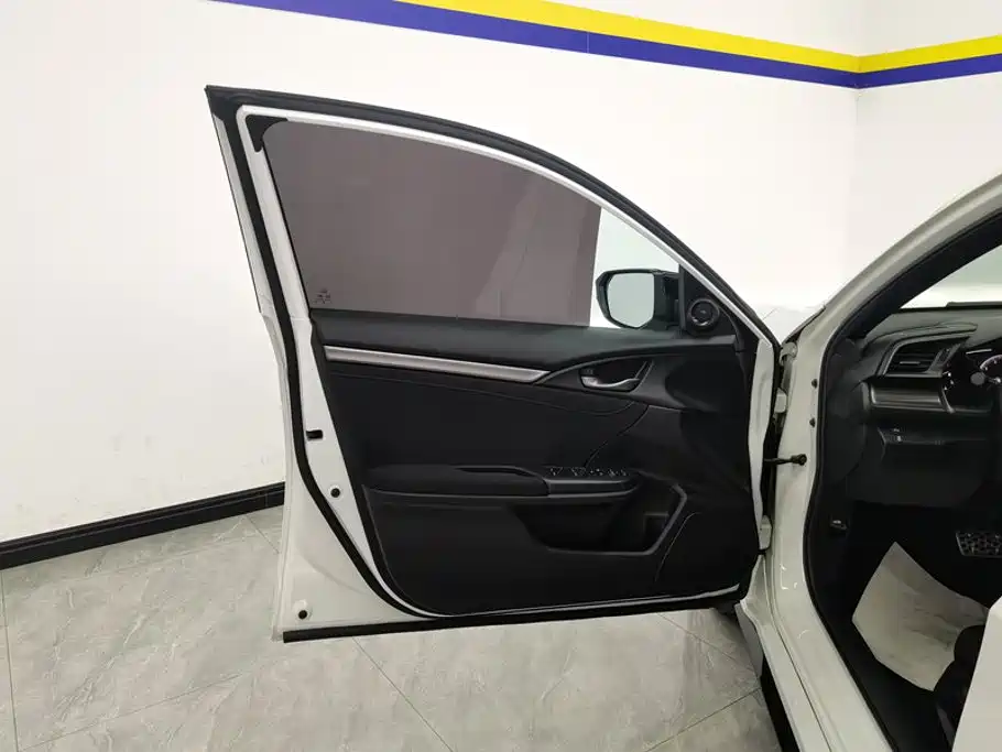 Honda Civic — фото 7