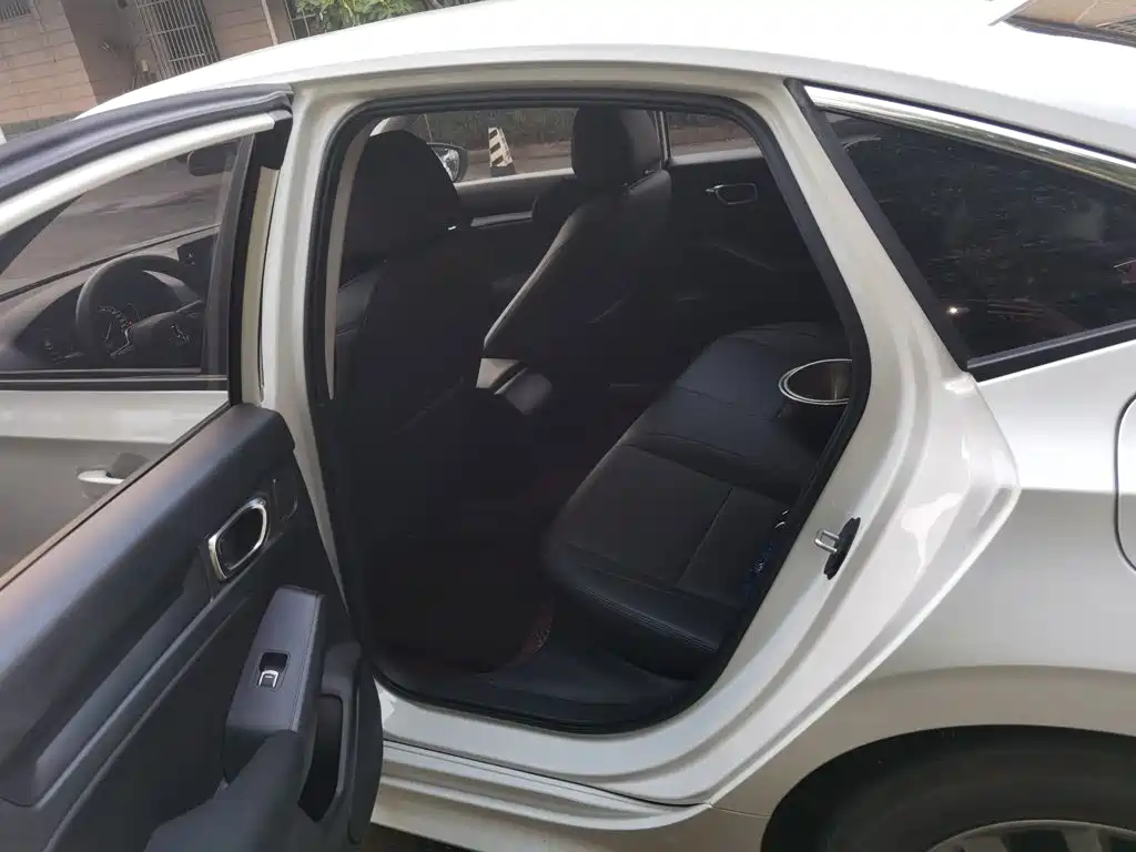 Honda Civic — фото 15