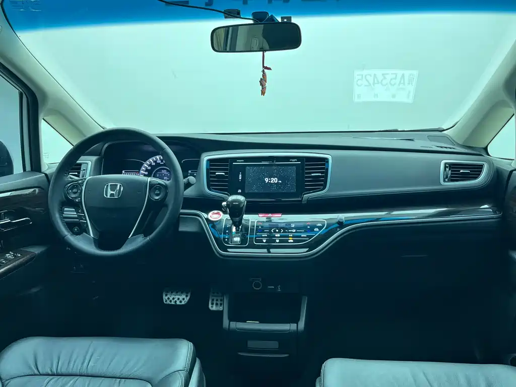 Honda Odyssey — фото 10