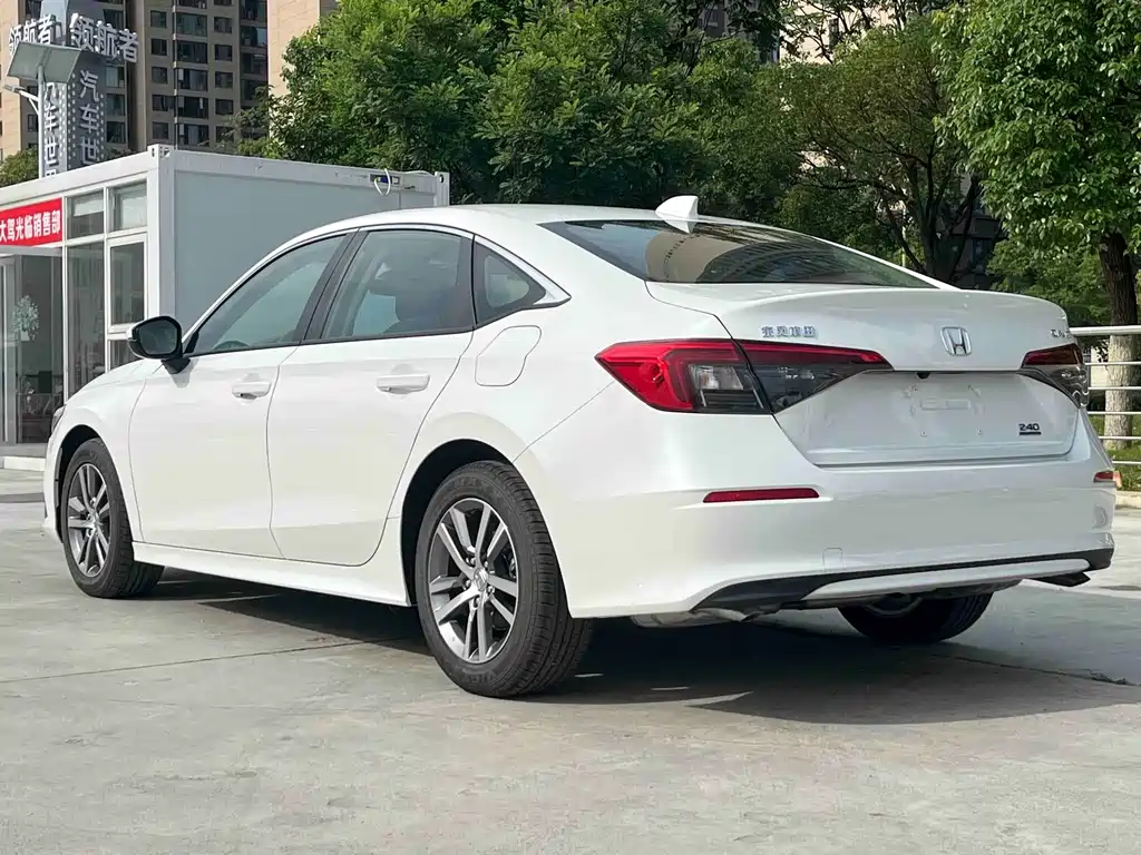 Honda Civic — фото 8