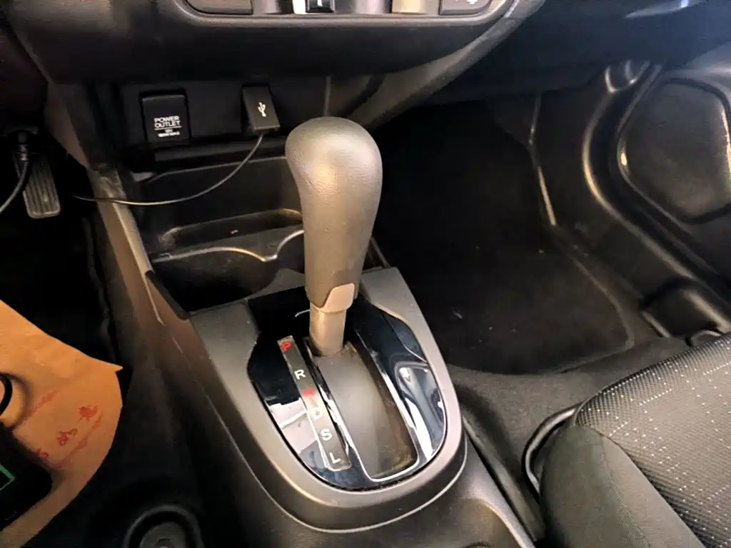 Honda Fit — фото 14