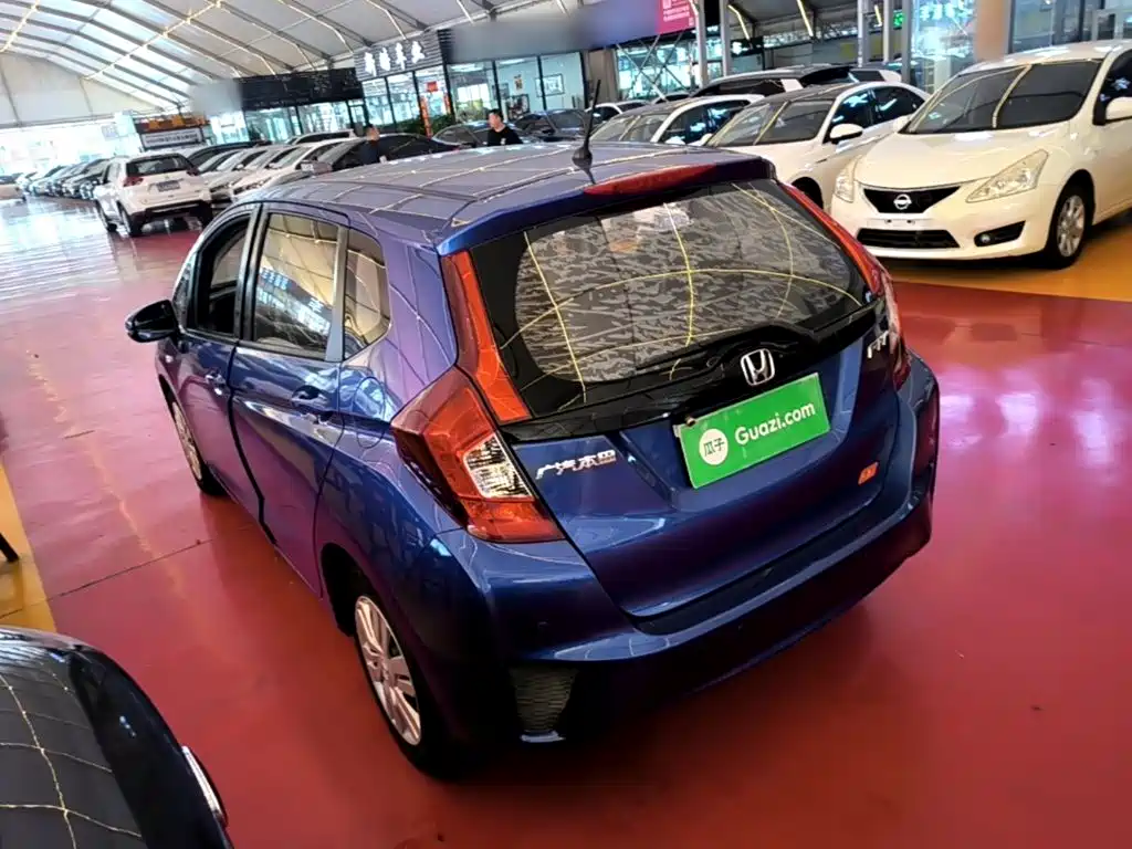 Honda Fit — фото 5