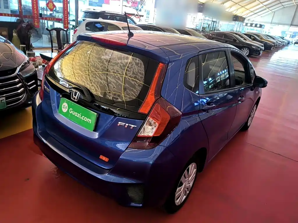 Honda Fit — фото 7