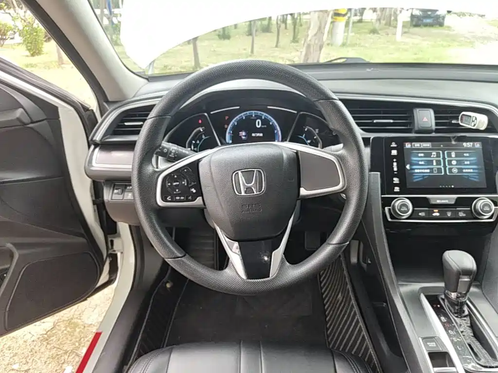 Honda Civic — фото 11