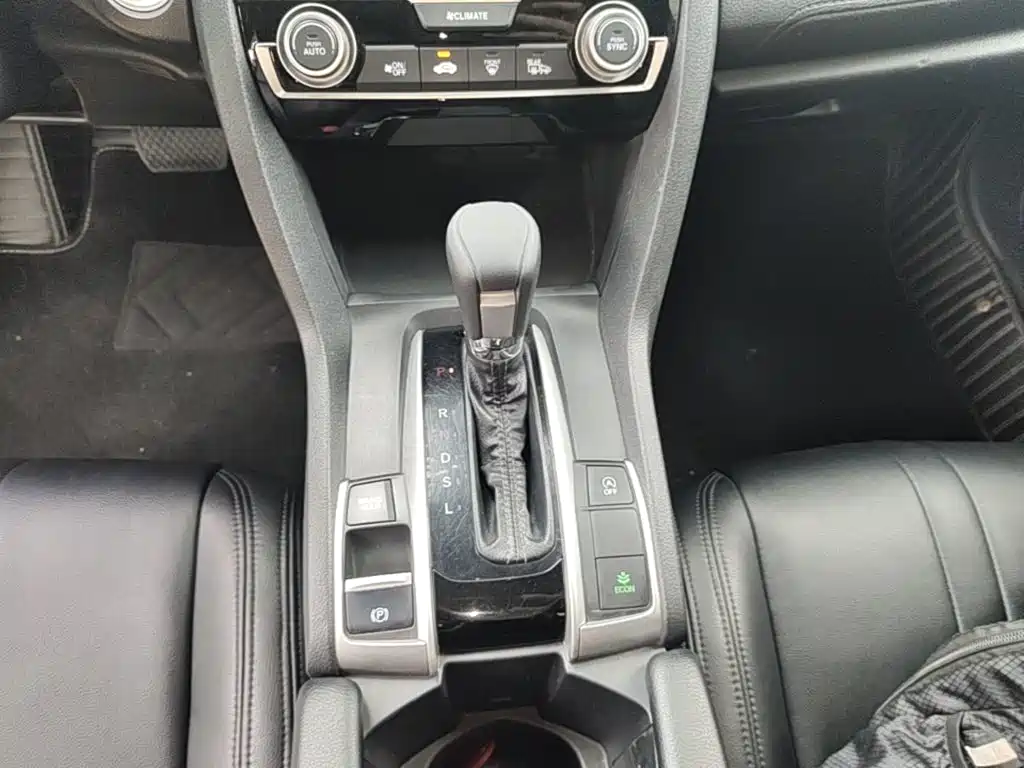 Honda Civic — фото 14