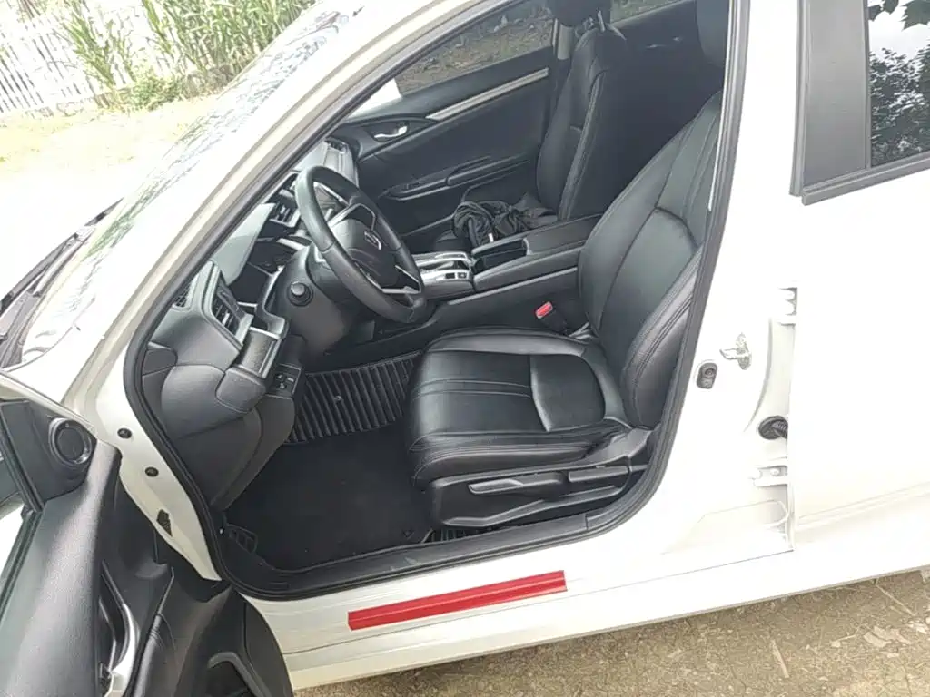 Honda Civic — фото 15
