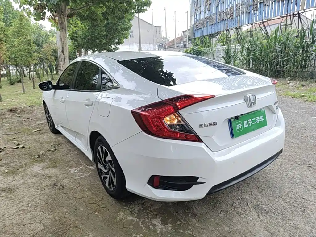 Honda Civic — фото 5