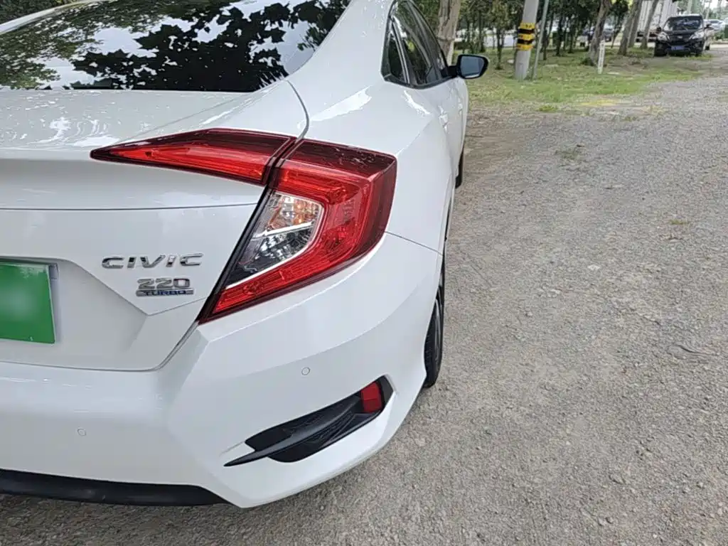 Honda Civic — фото 8