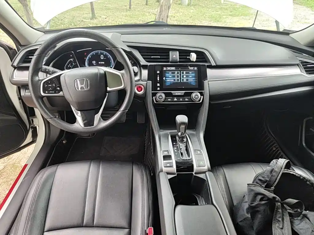 Honda Civic — фото 10