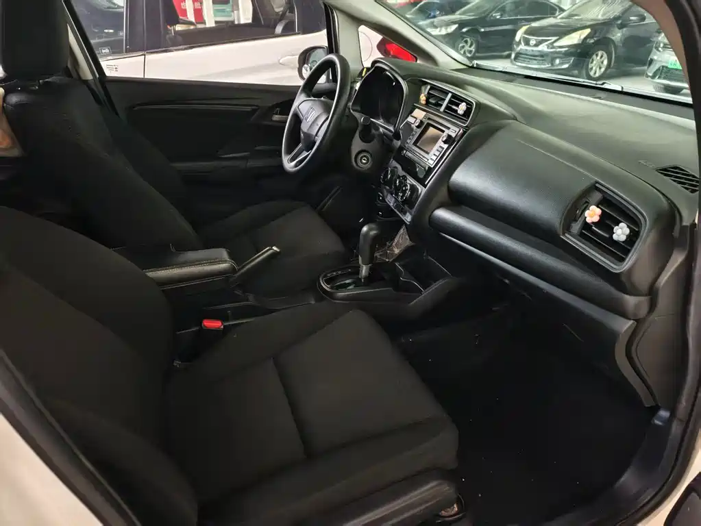 Honda Fit — фото 5