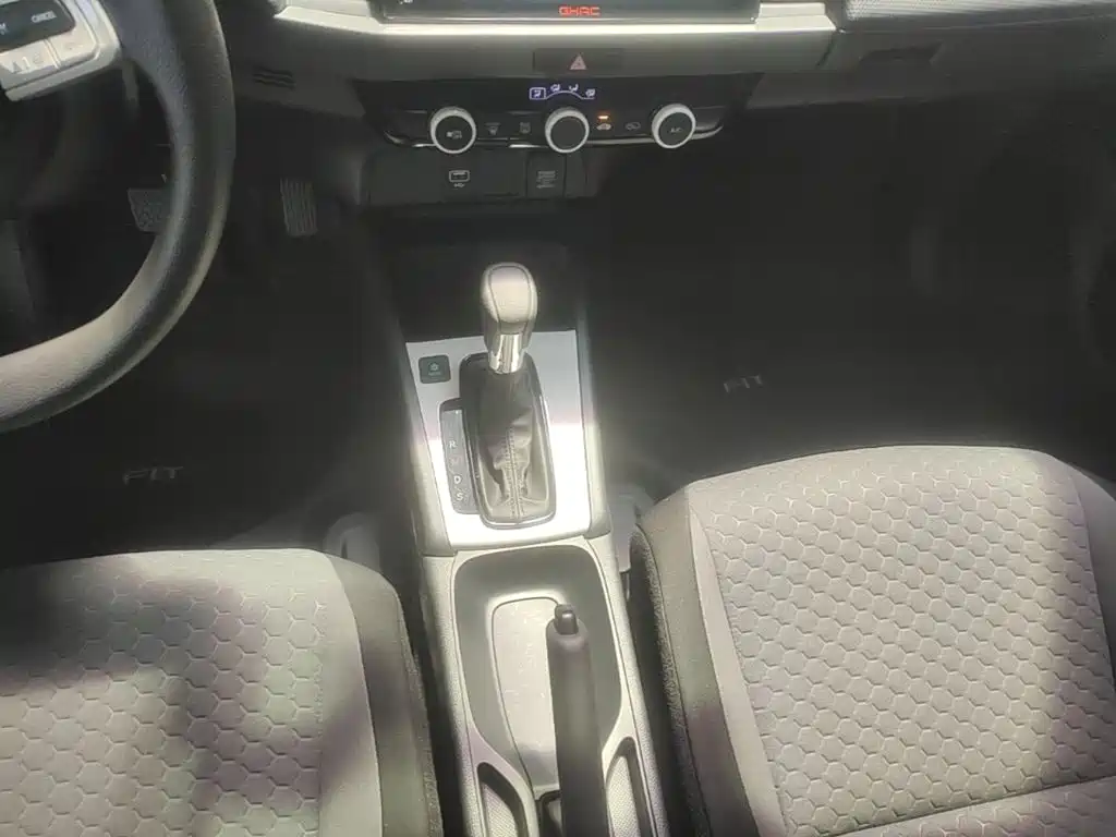 Honda Fit — фото 14
