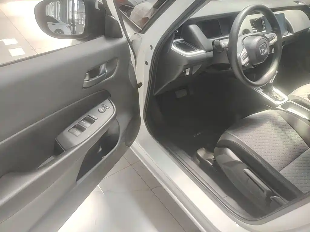 Honda Fit — фото 16