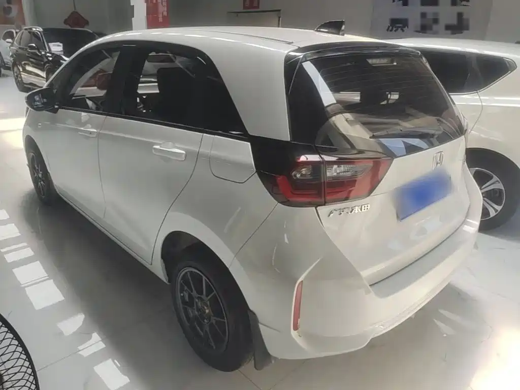 Honda Fit — фото 5