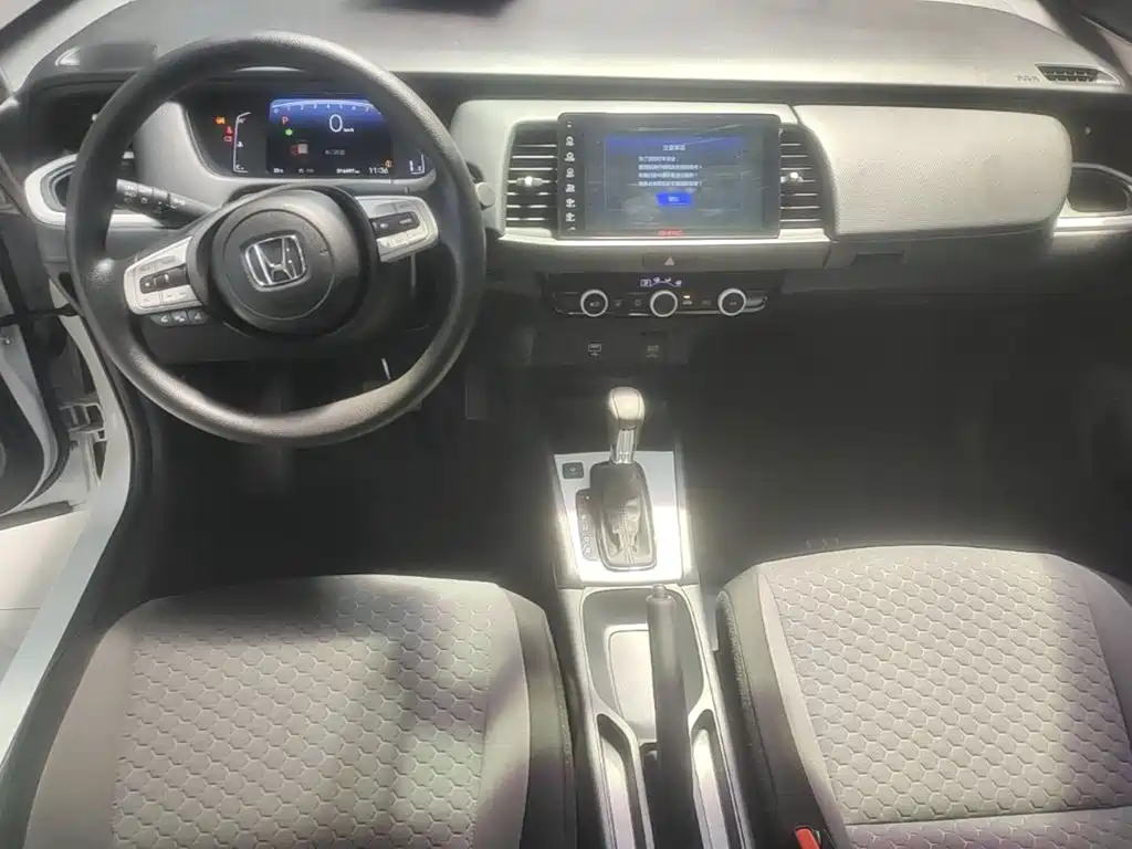 Honda Fit — фото 10