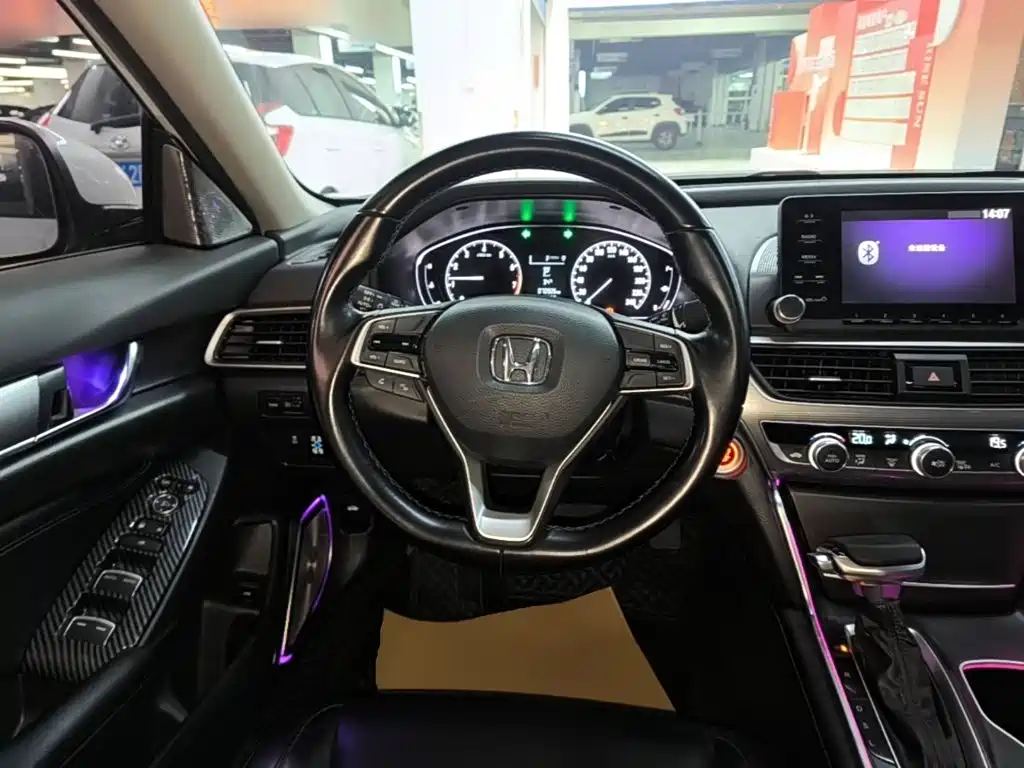 Honda Accord — фото 11