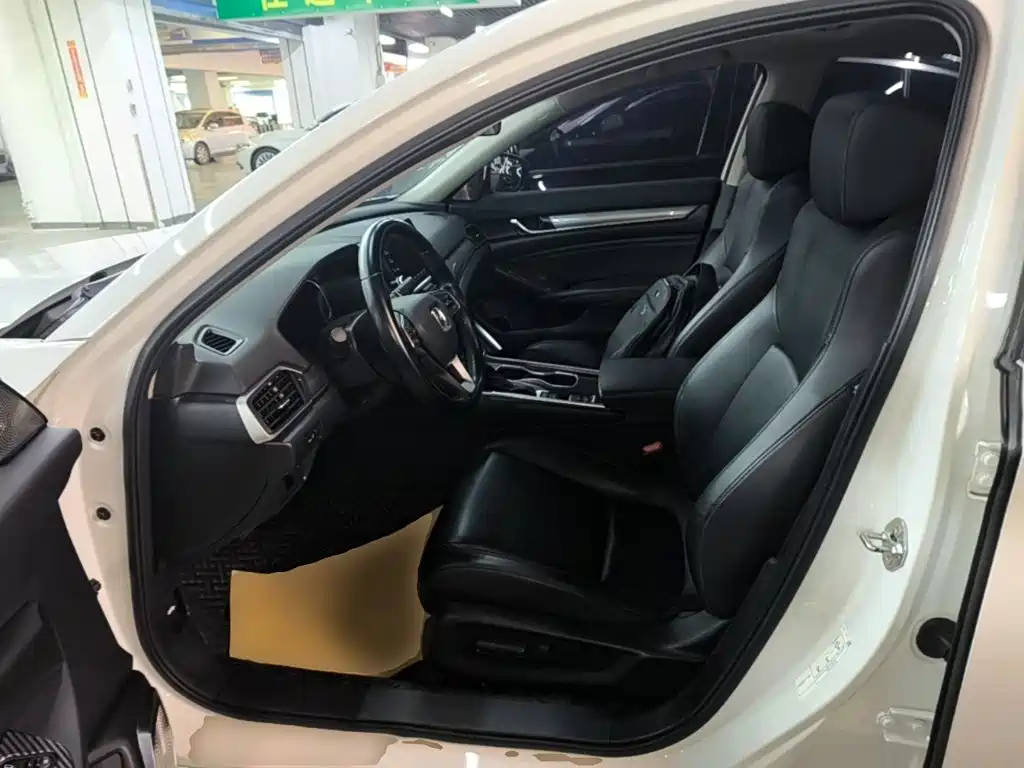 Honda Accord — фото 15